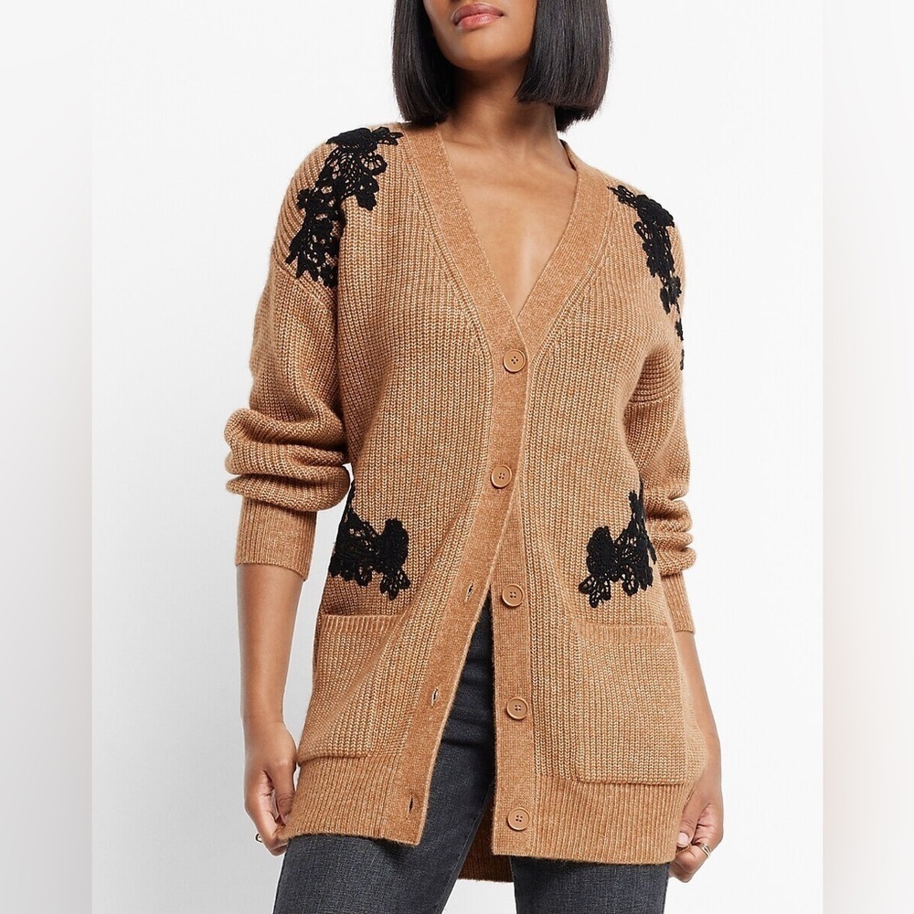 NWT Women’s Express Butterscotch Black Embroidered Accents Button Up Cardigan XS